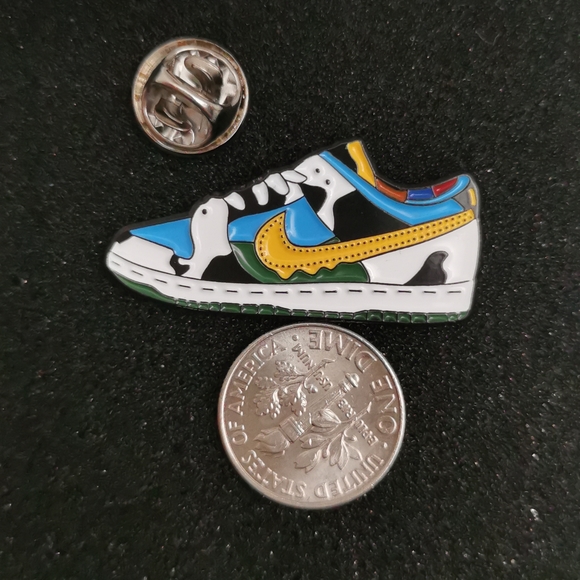 Nike Brooch Mini Air Jordan Shoes Miniature - Picture 6 of 7